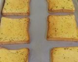Foto langkah ke 3 dari resep Garlic bread sederhana.