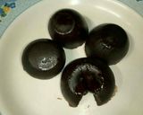 Foto langkah ke 6 dari resep Steamed Chocolate Lava Cake.