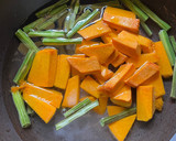 A picture of step 3 of Udipi style Sambhar.