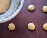 Foto del paso 3 de la receta: Galletitas económicas con fragancia a limón 🍋 ideal principiantes