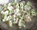Foto langkah ke 4 dari resep Bening Kelor Kembang Kol.