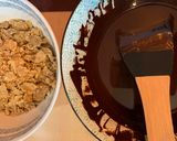 Une image de l'étape 1 de Roses des sables au chocolat 85%.