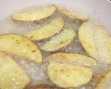 Foto langkah ke 3 dari resep Potato wedges kriuk.