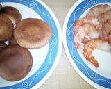 Foto del paso 3 de la receta: Guisantes con Shiitake, Gambones y Bacon en Reducción de Soja, Naranja, Miel y Albahaca