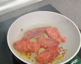 Foto del paso 4 de la receta: Tosta de huevo, chorizo y queso