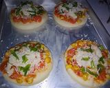 Foto langkah ke 3 dari resep Pizza Mini Homemade.