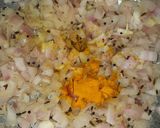 तुरीच्या दाण्यांची उसळ (toorichya dananchi usal recipe in marathi) रेसिपी स्टेप 3 फोटो 