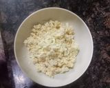 A picture of step 3 of Stuffed Tomato Pakoda.