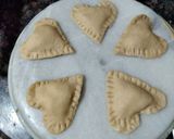 A picture of step 4 of Kulith/ Horse gram stuffed kachori.