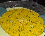 A picture of step 3 of Roti Thalipeeth.
