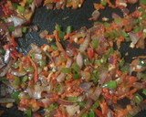 Foto del paso 3 de la receta: Chipirones con almejas y calamares en salsa