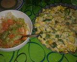Foto del paso 4 de la receta: Tortilla de zapallito con ensalada de tomate lechuga y zanahoria