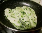 Foto del paso 2 de la receta Filetes de merluza macerados y judías verdes con patata rehogadas