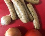 Foto del paso 2 de la receta: Chanterelles, espárragos verdes y butifarras guisadas a la catalana