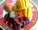 รูปขั้นตอนการทำที่ 1 ของ ตับไก่ผัดสับปะรด