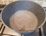 A picture of step 3 of Rice Halwa/Vennai puttu/Halwa puttu.