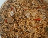Foto langkah ke 10 dari resep Mie Goreng pedas manis.