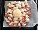 Camembertes virslikoszorú 😍😋 recept fázis 3 fotója