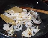 A picture of step 3 of Nawabi paneer veg anda curry.