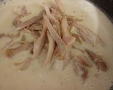 Foto del paso 4 de la receta: Fideos Udon con pollo asado en crema de queso con frutos secos y granada
