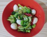 Foto langkah ke 4 dari resep 7. Tumis Brocoli Telur Puyuh.