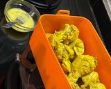 Foto langkah ke 2 dari resep Ayam Goreng Lengkoas Empuk (Bumbu Kering dan Sedikit Minyak).