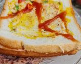 A picture of step 5 of Egg omelette sandwich.