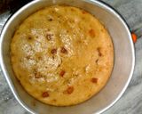 A picture of step 4 of Spongi biscuit cake.