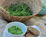 Foto del paso 3 de la receta: Pesto de rúcula y cilantro🌿