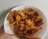 Gambar langkah 4 resipi Cendawan goreng.