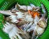 Foto langkah ke 1 dari resep Rajungan Masak Kelapa.