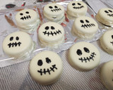 Foto del paso 3 de la receta: Galletitas fantasmas de chocolate blanco