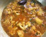 A picture of step 5 of Cauliflower Peas Curry.