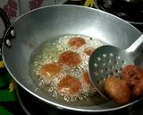 A picture of step 5 of Kuttu Pakori.