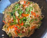 A picture of step 4 of Linguine w/Shrimp and veggies Stir Fry.