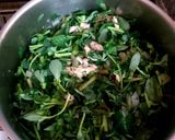 A picture of step 6 of Common purslane with chicken and rice.