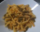 Foto del paso 1 de la receta: Pasta al pesto con tomate 🍅 Sin gluten🌿