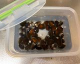 A picture of step 1 of Japanese Shijimi Mussels Miso Soup.