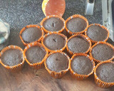 Foto del paso 5 de la receta: Cupcakes de Oreo rellenos de dulce de leche