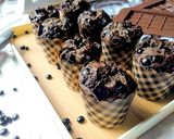 Foto langkah ke 9 dari resep 244. Banana Double Choco Muffin Cake.