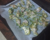 Foto del paso 1 de la receta: Muslitos de pollo al ajillo al horno con papas fritas