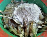 Foto langkah ke 3 dari resep Ikan Bilis Goreng Tepung.