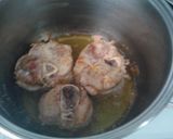 Foto del paso 1 de la receta Ossobuco de cerdo con setas y Casarecce