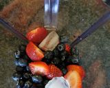 A picture of step 1 of Berries smoothie.