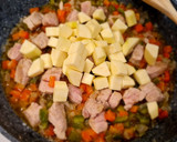 Foto del paso 3 de la receta: Pisto con solomillo de cerdo