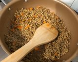 Foto del passaggio 4 della ricetta Lenticchie al curry con pane bruschettato al salmone 🍛