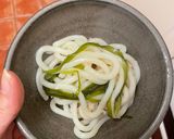 A picture of step 4 of Hainanese chicken and udon noodle broth.