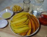 Foto langkah ke 1 dari resep Asinan mangga tanpa cuka.