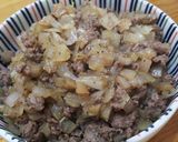 A picture of step 3 of Black Pepper Ground Beef with Onions.