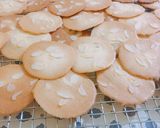 Foto langkah ke 5 dari resep Crispy Almond cookies.